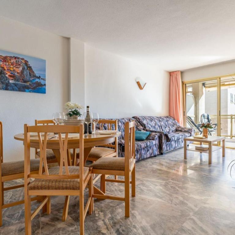 Oasis Salou (6Pax) PortAventura Pool Wifi Parking - Three-Bedroom Apartment with Sea View - 70