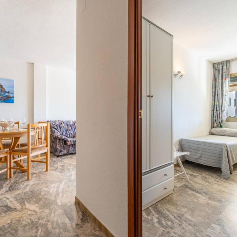 Oasis Salou (6Pax) PortAventura Pool Wifi Parking - Three-Bedroom Apartment with Sea View - 67