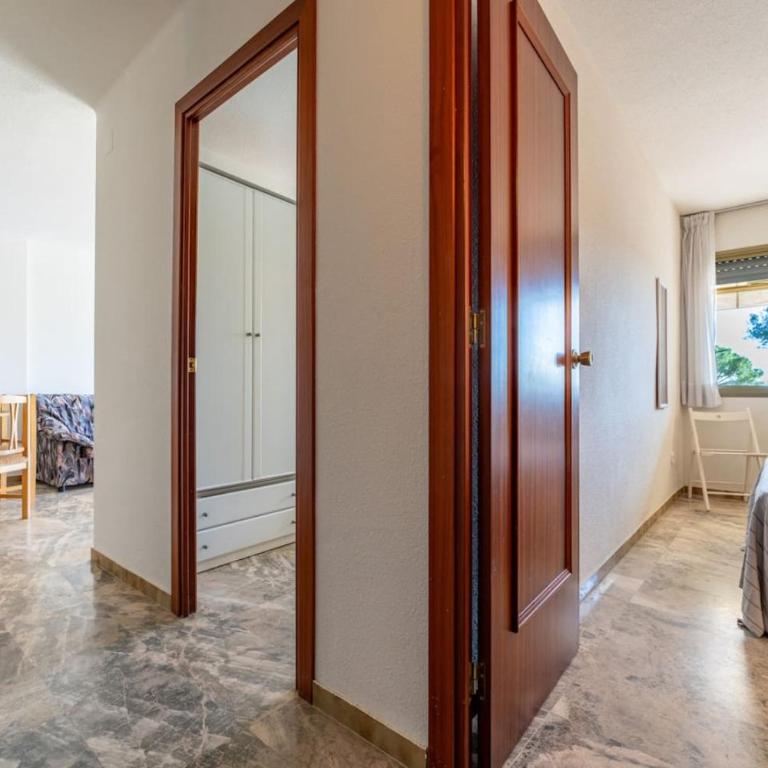 Oasis Salou (6Pax) PortAventura Pool Wifi Parking - Three-Bedroom Apartment with Sea View - 65