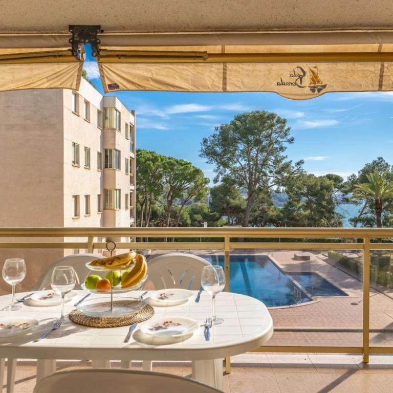 Oasis Salou (6Pax) PortAventura Pool Wifi Parking - Three-Bedroom Apartment with Sea View - 45