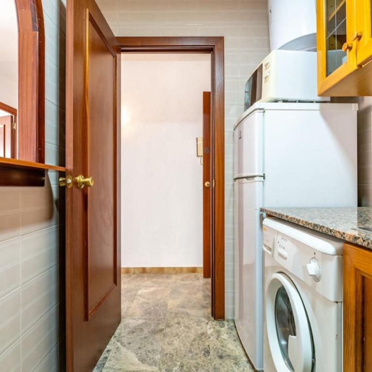 Oasis Salou (6Pax) PortAventura Pool Wifi Parking - Three-Bedroom Apartment with Sea View - 35
