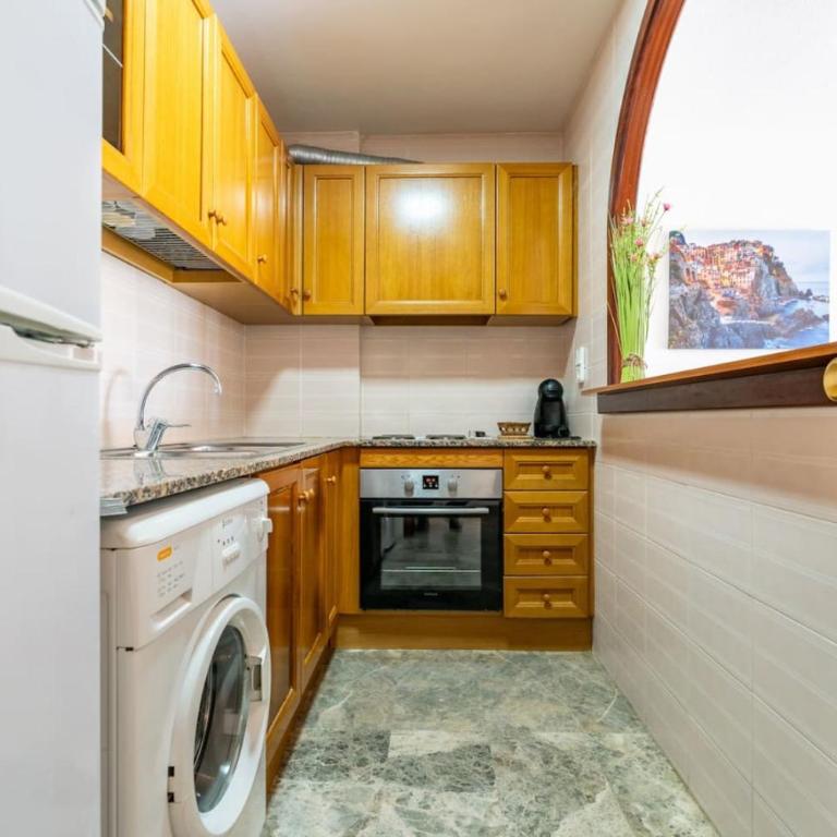 Oasis Salou (6Pax) PortAventura Pool Wifi Parking - Three-Bedroom Apartment with Sea View - 34