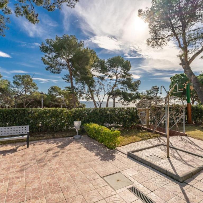 Oasis Salou (6Pax) PortAventura Pool Wifi Parking - Three-Bedroom Apartment with Sea View - 12