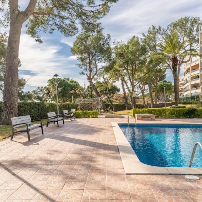 Oasis Salou (6Pax) PortAventura Pool Wifi Parking - Three-Bedroom Apartment with Sea View - 9