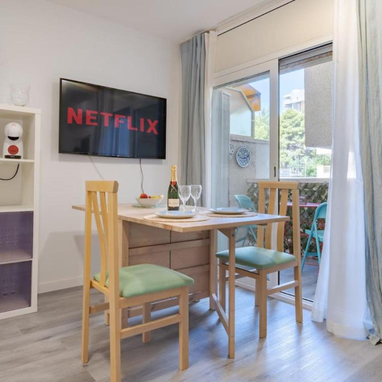 Salou (3pax) Charm Cozy Lovely AC WiFi - Apartment with Pool View - 21