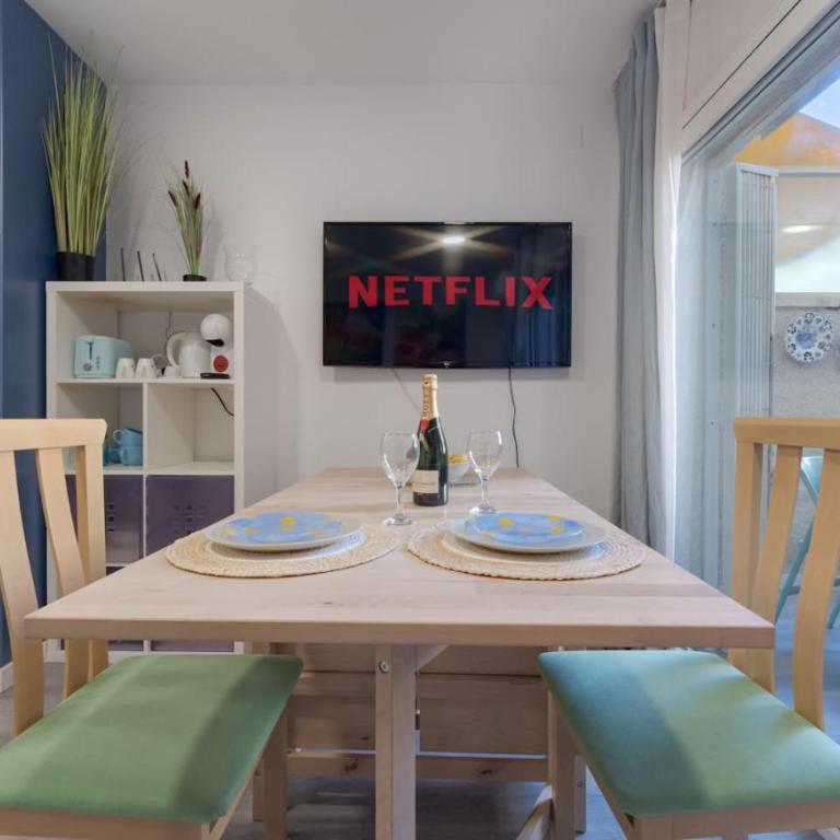 Salou (3pax) Charm Cozy Lovely AC WiFi - Apartment with Pool View - 9