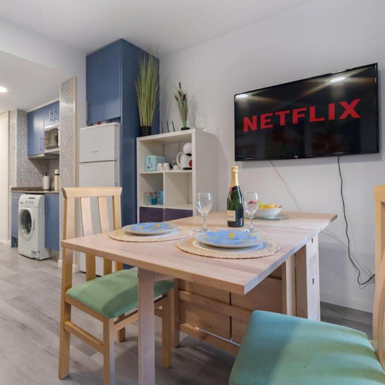 Salou (3pax) Charm Cozy Lovely AC WiFi - Apartment with Pool View - 10