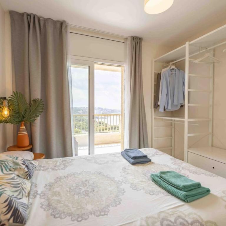 Salou Luxe Stay Chill-out Cozy ( 2BR ) Parking - Two-Bedroom Apartment with Terrace and Sea View - 44