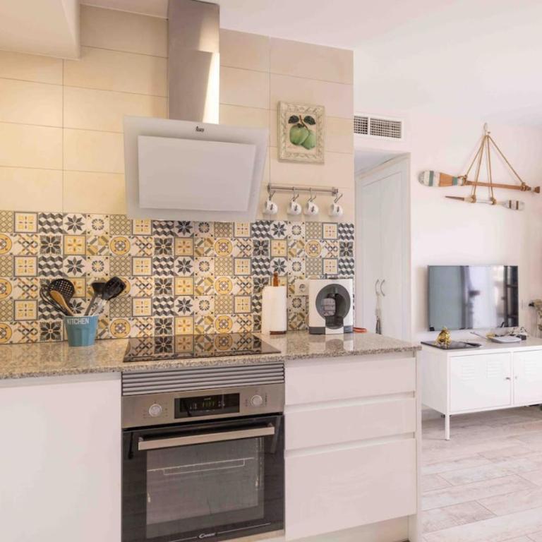 Salou Luxe Stay Chill-out Cozy ( 2BR ) Parking - Two-Bedroom Apartment with Terrace and Sea View - 43