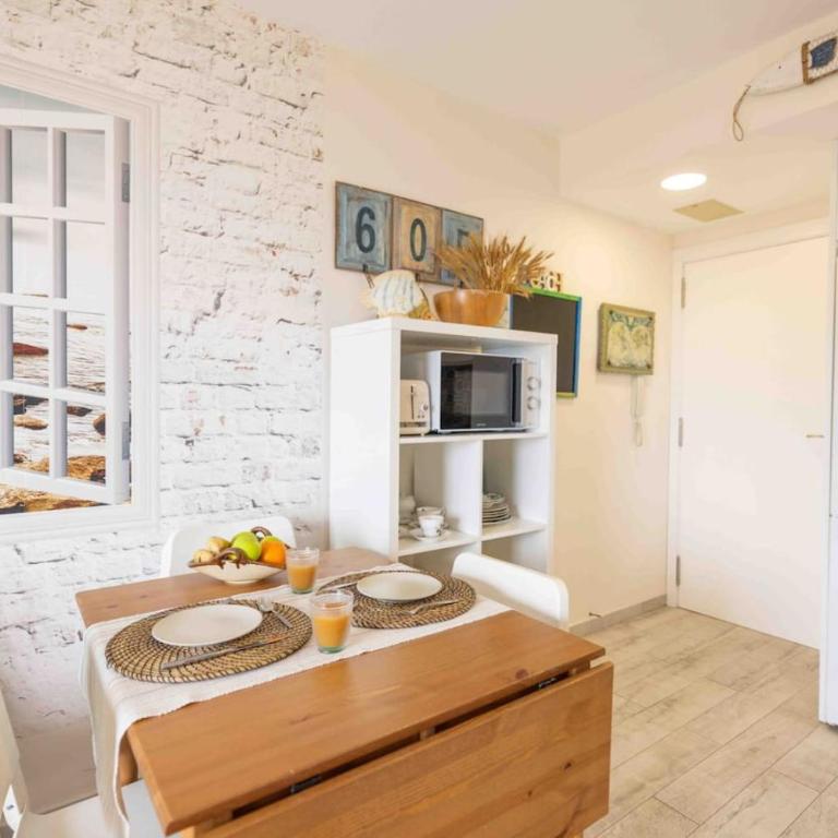 Salou Luxe Stay Chill-out Cozy ( 2BR ) Parking - Two-Bedroom Apartment with Terrace and Sea View - 40