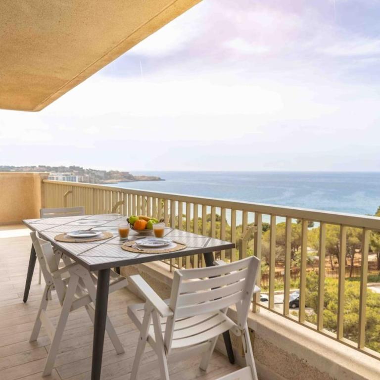 Salou Luxe Stay Chill-out Cozy ( 2BR ) Parking - Two-Bedroom Apartment with Terrace and Sea View - 16