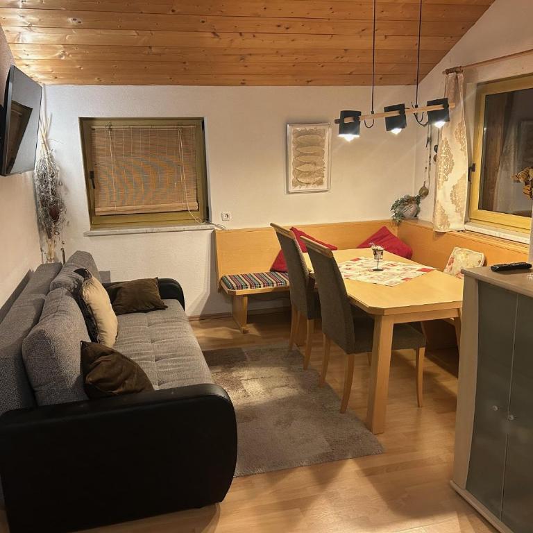 Gasthof Rafting Alm - Familienzimmer mit Bergblick - 12