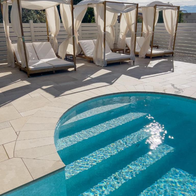 Villa Mimosa Diano Marina: exclusive use villa, garden, barbecue, 3 bedrooms and 3 bathrooms - Villa - 64