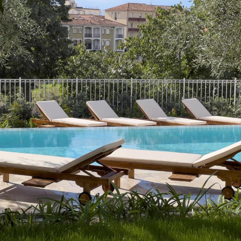 Villa Mimosa Diano Marina: exclusive use villa, garden, barbecue, 3 bedrooms and 3 bathrooms - Villa - 65