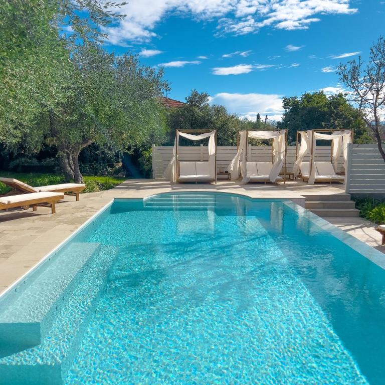 Villa Mimosa Diano Marina: exclusive use villa, garden, barbecue, 3 bedrooms and 3 bathrooms - Villa - 84