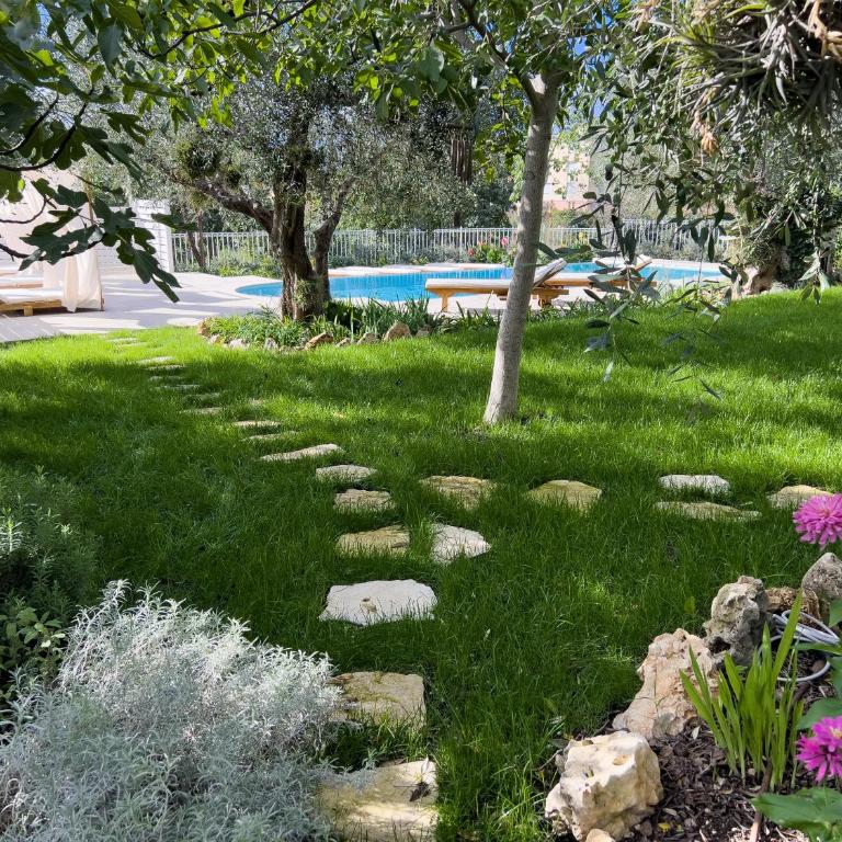 Villa Mimosa Diano Marina: exclusive use villa, garden, barbecue, 3 bedrooms and 3 bathrooms - Villa - 99