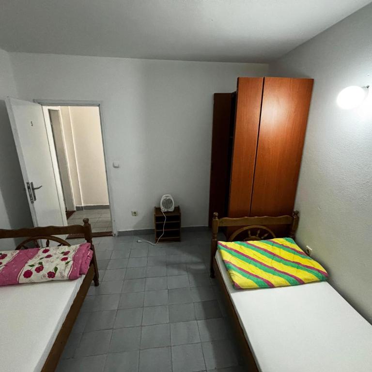 Stone Villa Guesthouse - Dvokrevetna Soba sa Zasebnim Krevetima i Zajedničkim Kupatilom - 10
