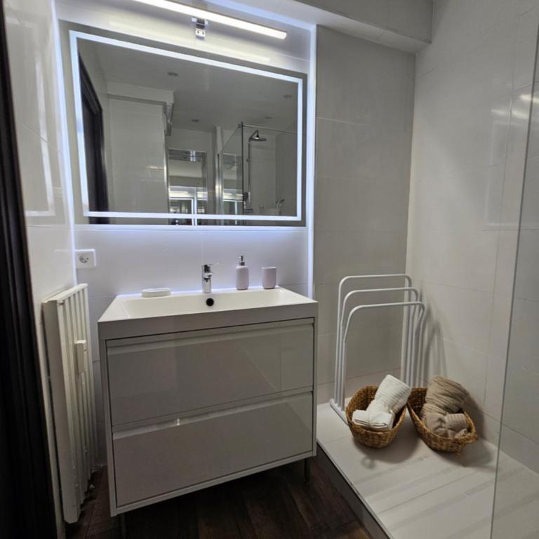 2 pièces lumineux, proche plage, parking, clim, hippodrome - Appartement 1 Chambre - 9