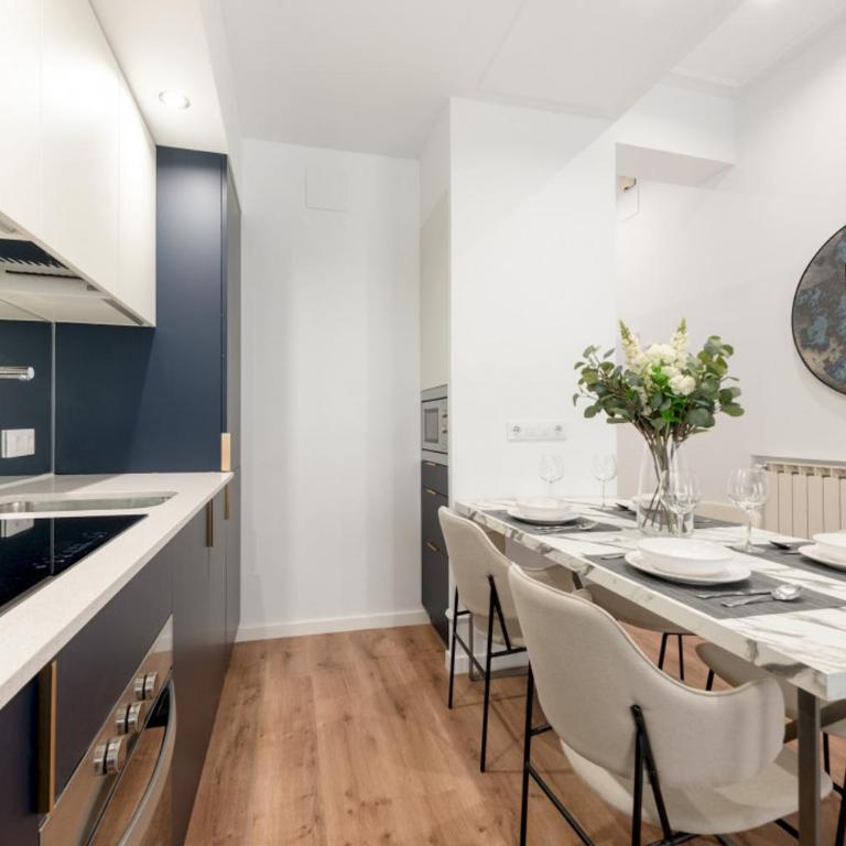 SOL - 5 Balconies- 1BD Renovated apt - One-Bedroom Apartment - 7