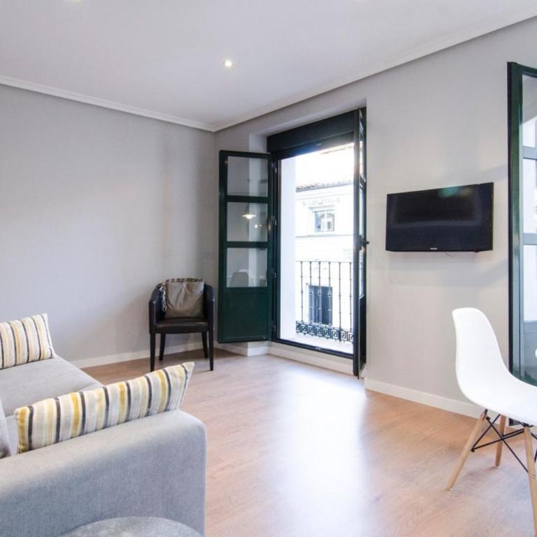 Bright Cozy with Awesome views - City centre - One-Bedroom Apartment - 2
