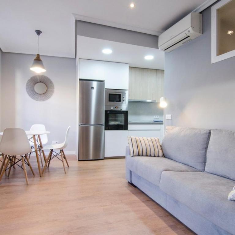 Bright Cozy with Awesome views - City centre - One-Bedroom Apartment - 3