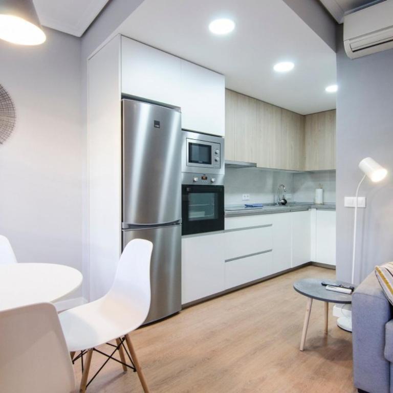 Bright Cozy with Awesome views - City centre - One-Bedroom Apartment - 8