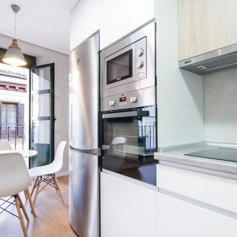 Bright Cozy with Awesome views - City centre - One-Bedroom Apartment - 10