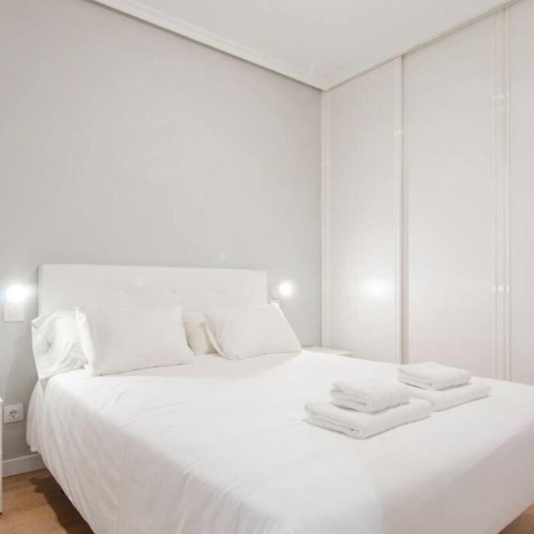 Bright Cozy with Awesome views - City centre - One-Bedroom Apartment - 15