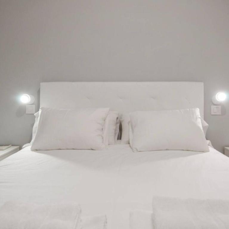 Bright Cozy with Awesome views - City centre - One-Bedroom Apartment - 16