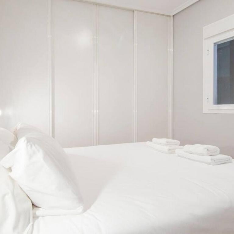 Bright Cozy with Awesome views - City centre - One-Bedroom Apartment - 17