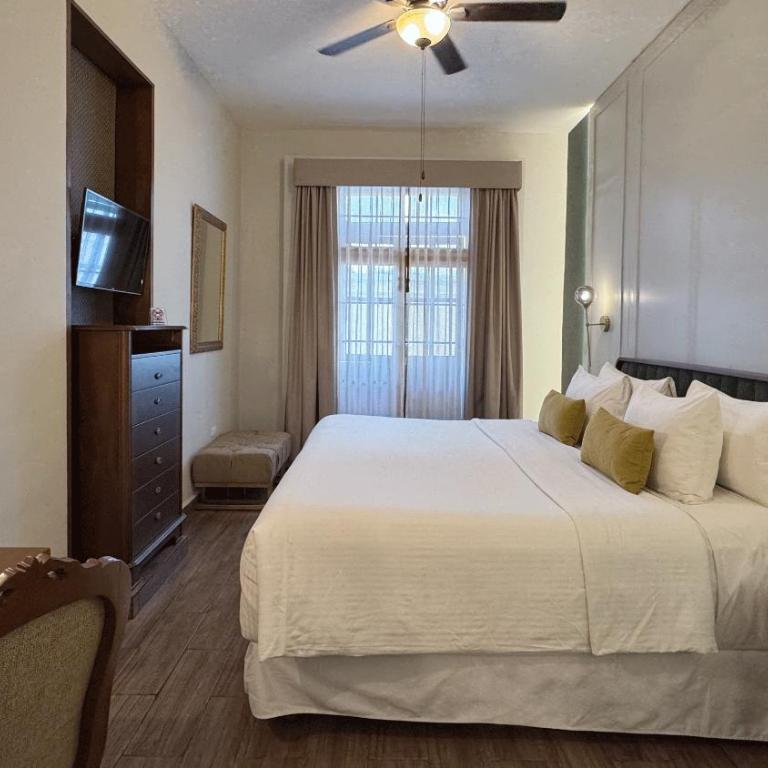 Casa Lucia Hotel Boutique - Suite with City View - 2