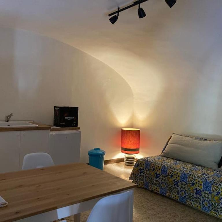 Portico dei Servi Central Historical Apartment - Three-Bedroom Apartment - 5