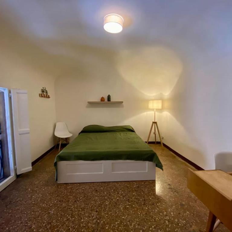 Portico dei Servi Central Historical Apartment - Three-Bedroom Apartment - 19
