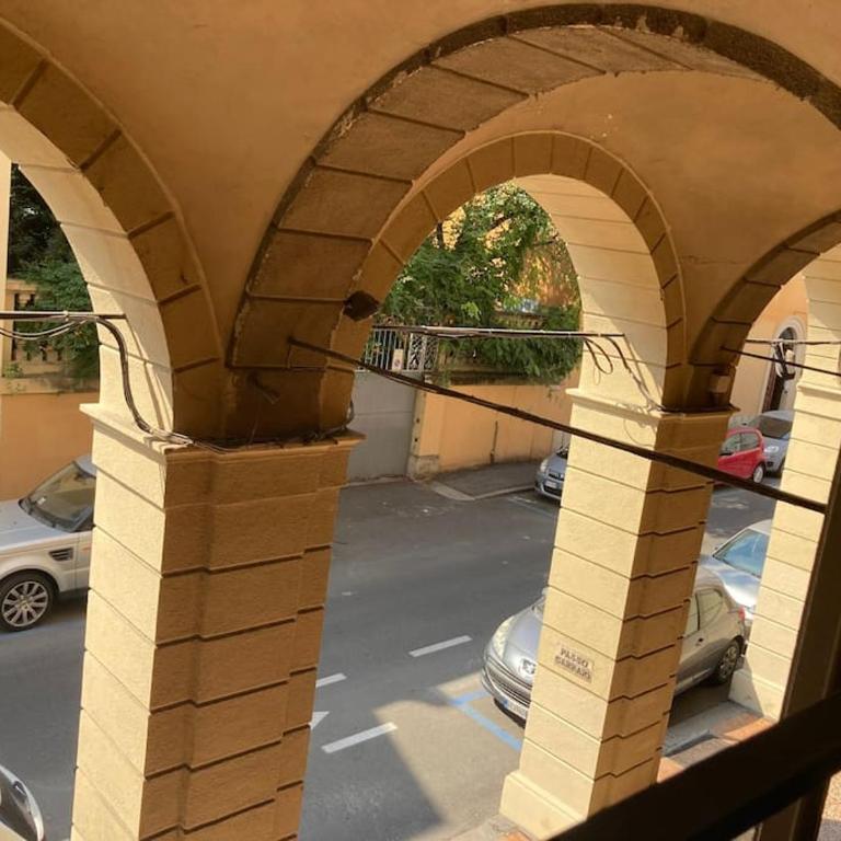 Portico dei Servi Central Historical Apartment - Three-Bedroom Apartment - 20