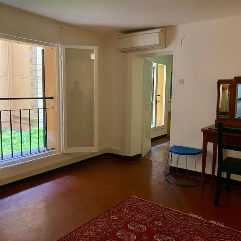 Portico dei Servi Central Historical Apartment - Three-Bedroom Apartment - 25