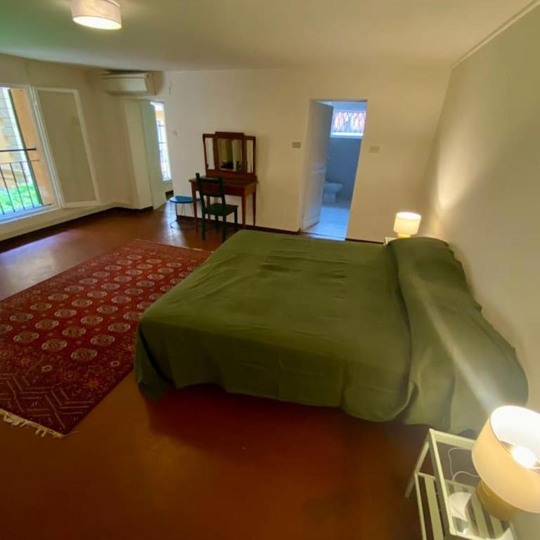 Portico dei Servi Central Historical Apartment - Three-Bedroom Apartment - 27