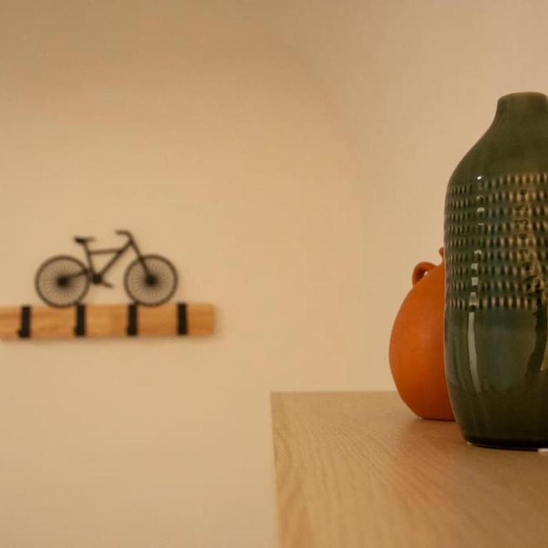 Portico dei Servi Central Historical Apartment - Three-Bedroom Apartment - 35