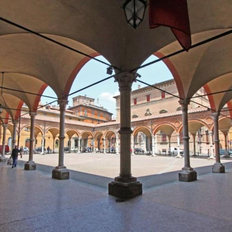 Portico dei Servi Central Historical Apartment - Three-Bedroom Apartment - 40