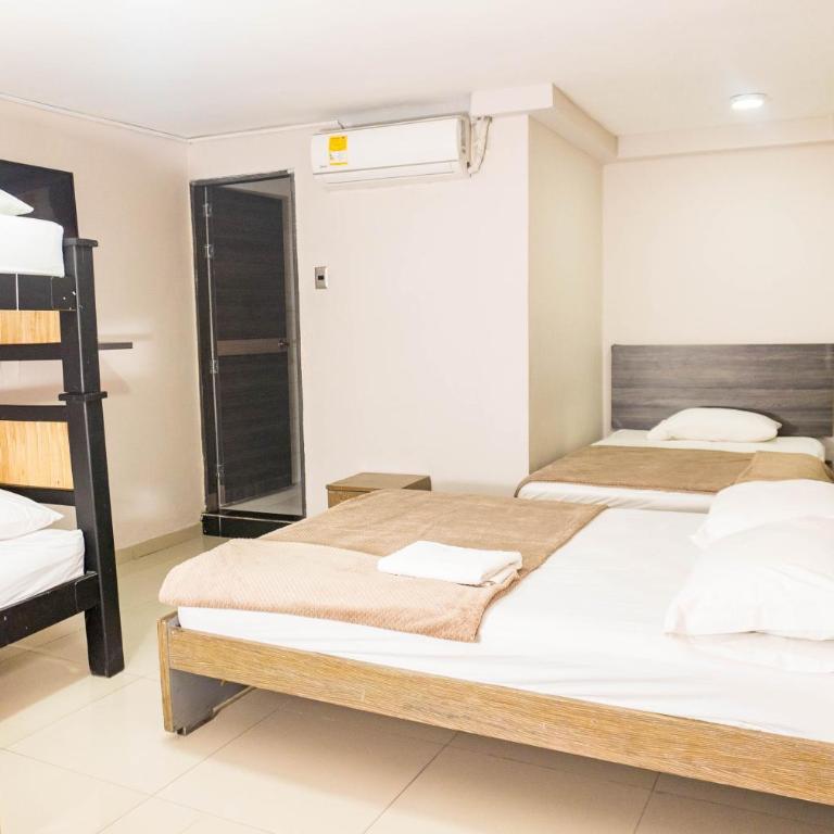 HOTEL DASANTO HD - Habitación Familiar Estándar - 4