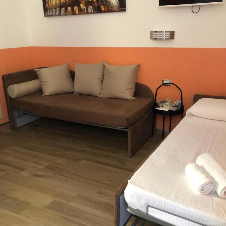 Mole Adriana Guest House - Dreibettzimmer mit eigenem Bad - 15