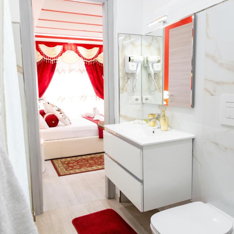 La Dolce Casa - Double Room with Private Bathroom - 10