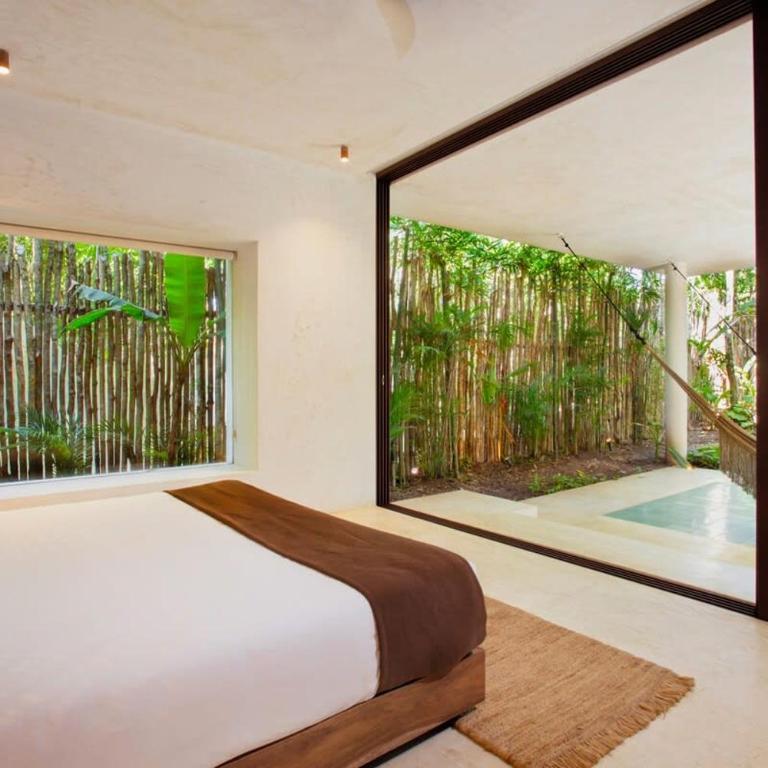 Stunning Villa 4BR, Concierge Service, Gated, Paddle court - Villa - 15