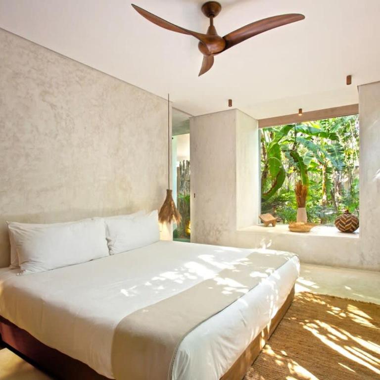Stunning Villa 4BR, Concierge Service, Gated, Paddle court - Villa - 21
