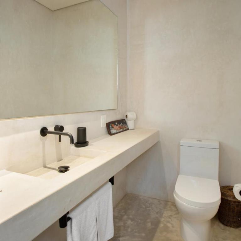 Stunning Villa 4BR, Concierge Service, Gated, Paddle court - Villa - 27
