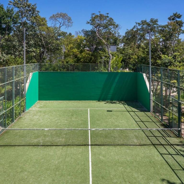 Stunning Villa 4BR, Concierge Service, Gated, Paddle court - Villa - 44