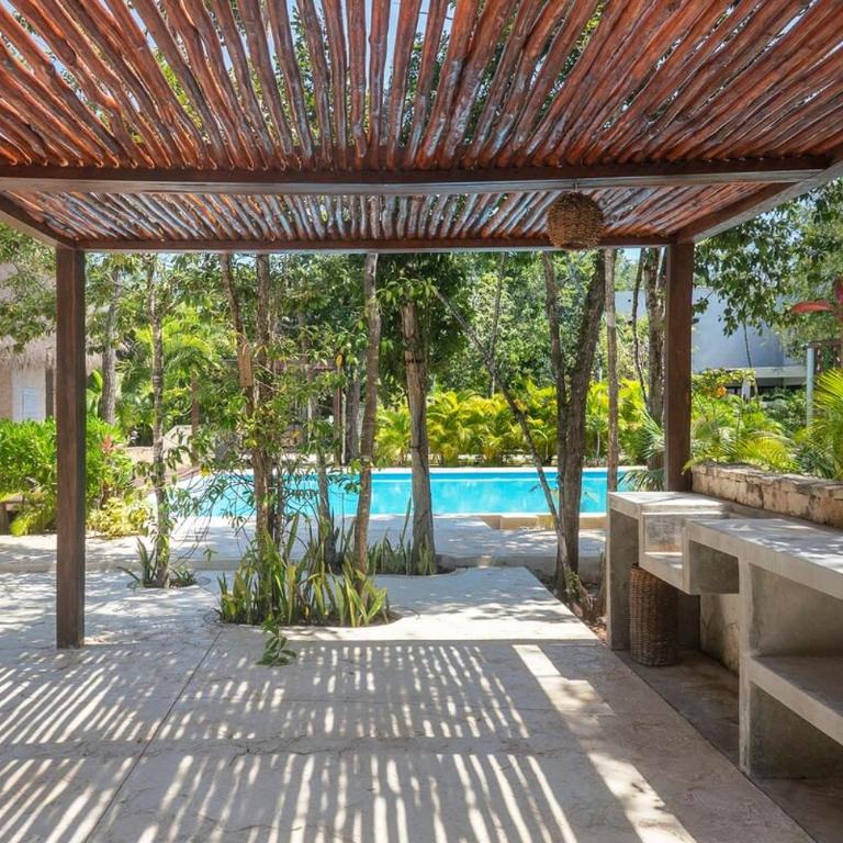Stunning Villa 4BR, Concierge Service, Gated, Paddle court - Villa - 41