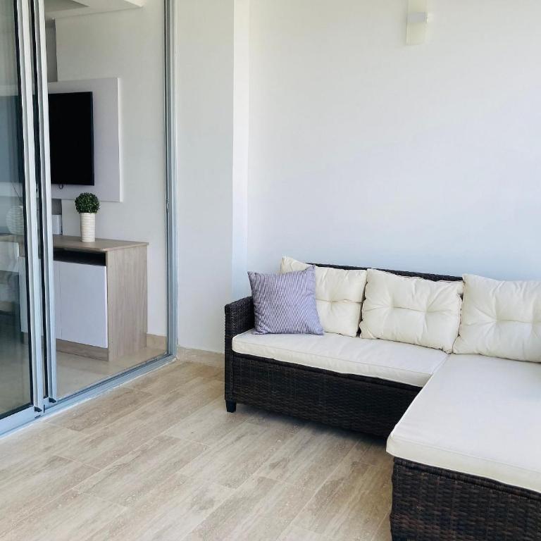 CB1241 Crespo Suite Frente Aeropuerto Vista-Lago - Suite con cama grande - 20