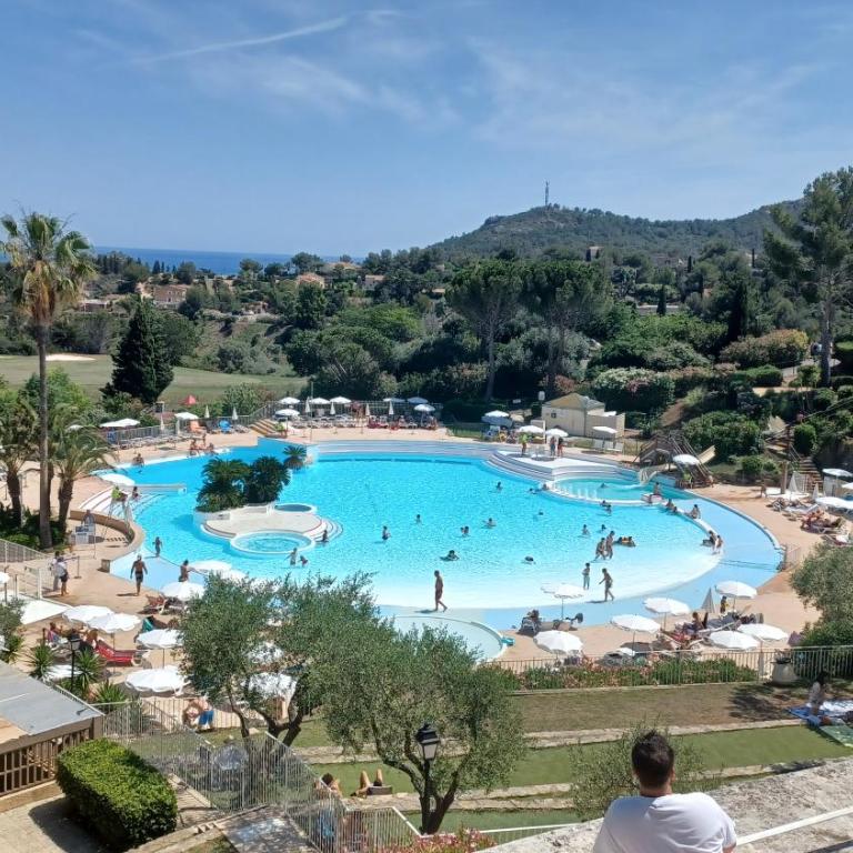 cap esterel vue mer et climatisation Bat E1 303 face aux piscines - Apartamento de 1 dormitorio - 9