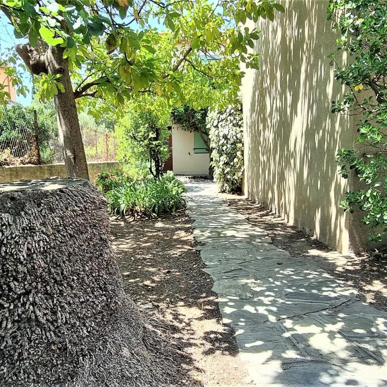 Maison Banyuls-sur-Mer, proche plage et commerces, climatisée à l'étage - FR-1-309-34 - Three-Bedroom House - 2