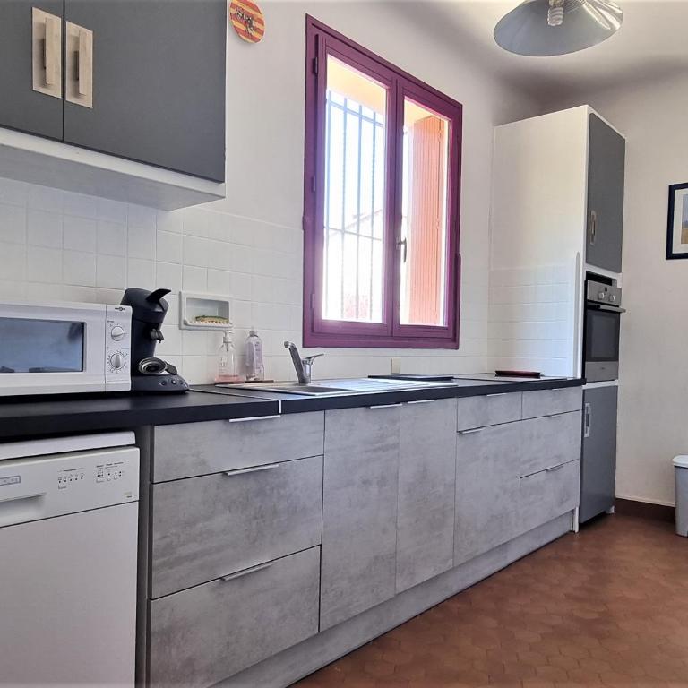 Maison Banyuls-sur-Mer, proche plage et commerces, climatisée à l'étage - FR-1-309-34 - Three-Bedroom House - 7